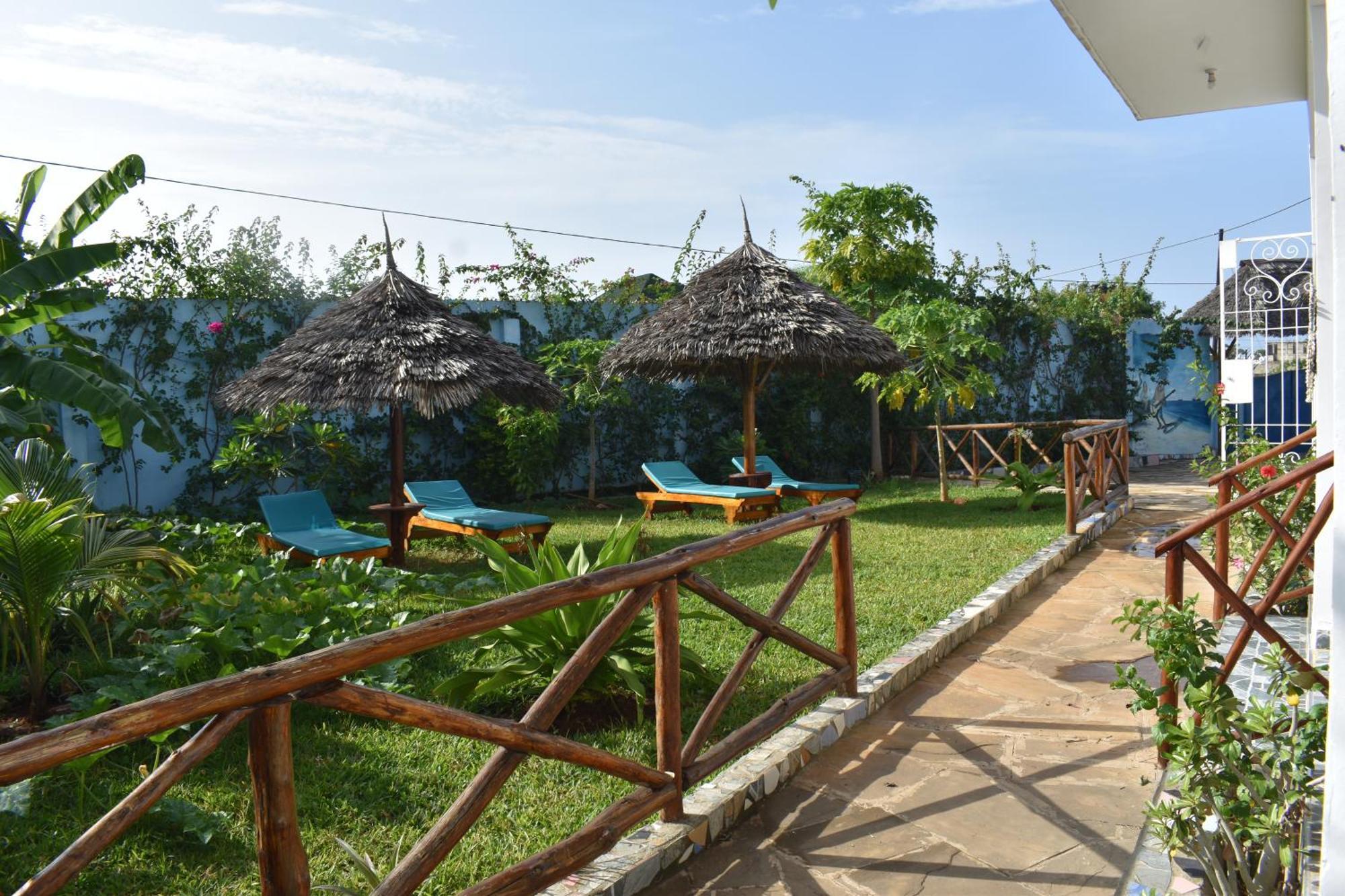 Pineapple House Bed & Breakfast Nungwi Eksteriør bilde